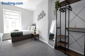 Cosy 2 Bed House for Contractors - Image 4