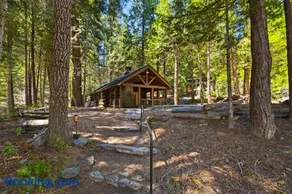 Charming Fully Renovated Log Cabin, 2 miles to Yosemite South Gate!!! - Image 5
