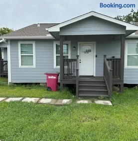 Only minutes away from Surfside Beach - Image 3