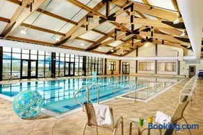 4 BR oasis with hot tube - Image 3