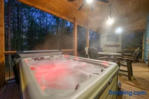 NEW Woodland Escape with Spa & Fire pit - Sleeps 4 - Image 2