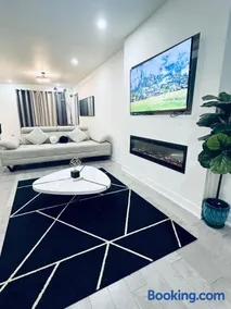 Baraqah Residence Gorgeous New 5BD Home 15mins-MTL - Image 3