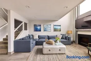 Marlin Cove Pet Friendly Waterfront Retreat - Image 2