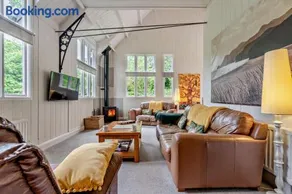3 Bed in Sandsend oc-t29451 - Image 2