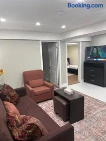 Private 2bedroom Unit, Free Parking, Free from Smoke & Pet, Self-Check IN - Image 4