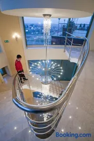 Mari Vila Hotel - Image 2