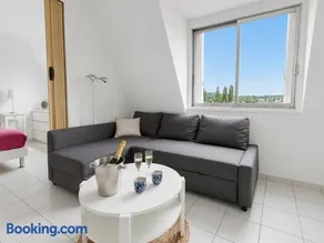 Studio calme & lumineux avec parking, proche plage - Image 1