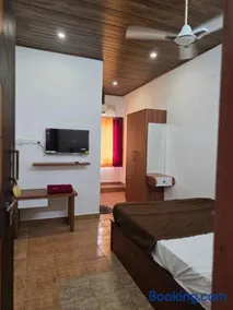 Hotel Prithesh Tourist Home - Image 1