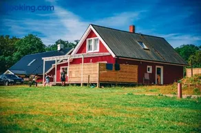 Waldhouse - Image 1