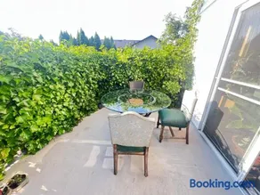 Cozy Nook in Fraser Valley Getaway with Breakfast - Image 3