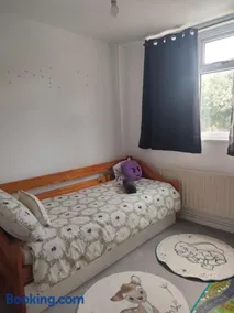 Spacious Family Getaway - Image 2