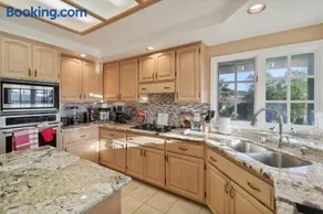 Entire Private House 3-Acres Estate, 3000 sqft, near Winery in Fallbrook, 5 Bedrooms 4 Bathrooms, Available Now - Image 3