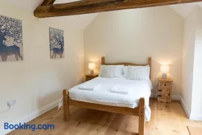 Lovely 1-bed studio & bathroom in converted barn near Newark Show-Ground - Image 5