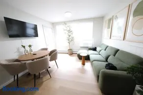 Modern apt in E Boston - Walk to Airport - Image 2