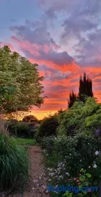 Begonia Cottage - Image 2