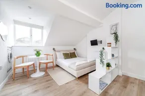 Arte Stays Serviced Apartments Premium Studios, Finsbury Park - Image 5