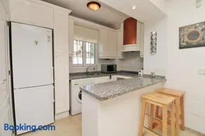 2 Bedroom Ground Floor Corner Bungalow with a Big Garden - Image 4