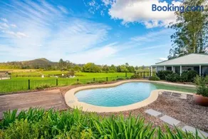 Mandalay Park Farmstay Dooralong Private Farm Holiday Home with Pool Animals - Image 4
