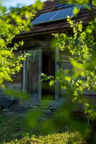 Deda Vinko Off Grid Cabin - Image 4