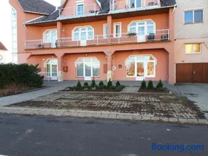 Kertvárosi Apartman II - Image 5