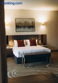 Settle Inn Joud Hotel - Image 1
