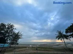 Sunset Seaview Beach Escape PD - Image 2