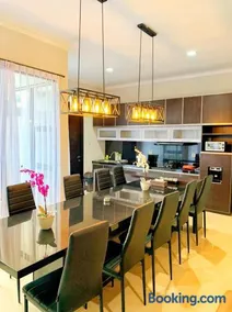Platinum Setrasari Guest House 5BR Private Pool Bandung - Image 3