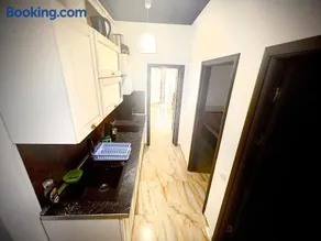 Seaview Apartments - Image 2