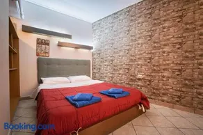 Athens metro apartment - Image 2