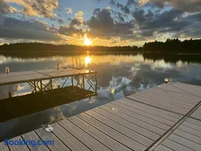Remodeled 4BR 2 5BA Peninsula Lakehouse at 5RK Ranch Lakeside Private Sandy Shoreline Fireplace & Decks Hayward WI - Image 1