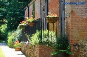 Ottery St Mary Cottages - Image 2