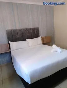 Bayside Hotel & Self Catering - Image 2