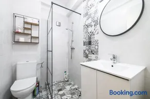 Charming & Cozy 1BR Flat in the Heart of Bucharest - Image 1