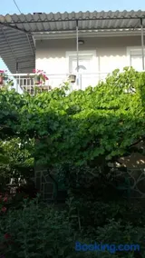 Hariskof garden house - Image 2