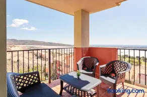 Appartement avec internet haut débit, terrasse et piscine | Vue jardin - Image 2