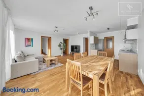 2 BR in Kadriorg with Sauna Balcony and Free Parking - Image 4