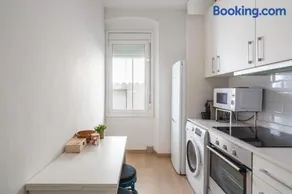 Penthouse With Private Roof Terrace - Image 4