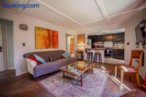 Serene mountain getaway, Hot Tub, Sauna, Lake View, Swim, Fish, Hiking, EV plugin - Image 3