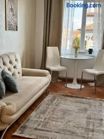 Apartament ultracentral Tarnaveni - Image 1