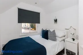 Rose Cottage - Central Henley - Image 3