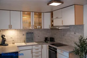 Alpenwohnung in Laax mit Garten, Bergblick & Parkplatz - Image 3