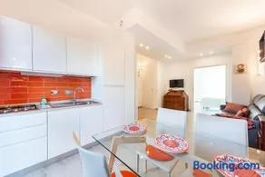 Cool Flat Alberti Lift, Terraces, Free Parking - Image 5