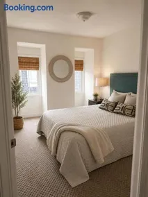 Bright and Spacious 3 Bedroom Townhouse - Image 1