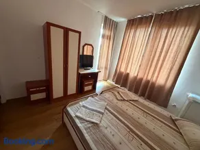 Guest House Dayana Apartment 3 - Image 3