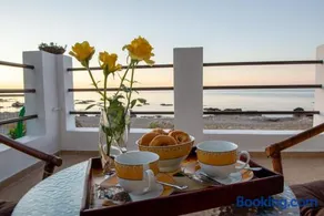 Tsampika's Beachfront House in Stegna - Image 4