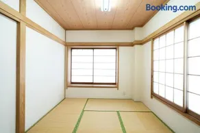 Yotsugi House 3rd Floor - Prime Location Near Asakusa and Skytree - Image 2