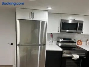 2-bedroom basement apartment - Image 2
