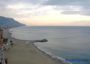 ATTICO SUL MARE con balcone sulla spiaggia e terrazza solarium di 25 mq - Image 5