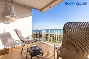 LETS HOLIDAYS Beach front apartment in Gavà Mar, Pine Beach - Image 4