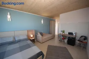 Ohana Holiday Rooms - Image 2